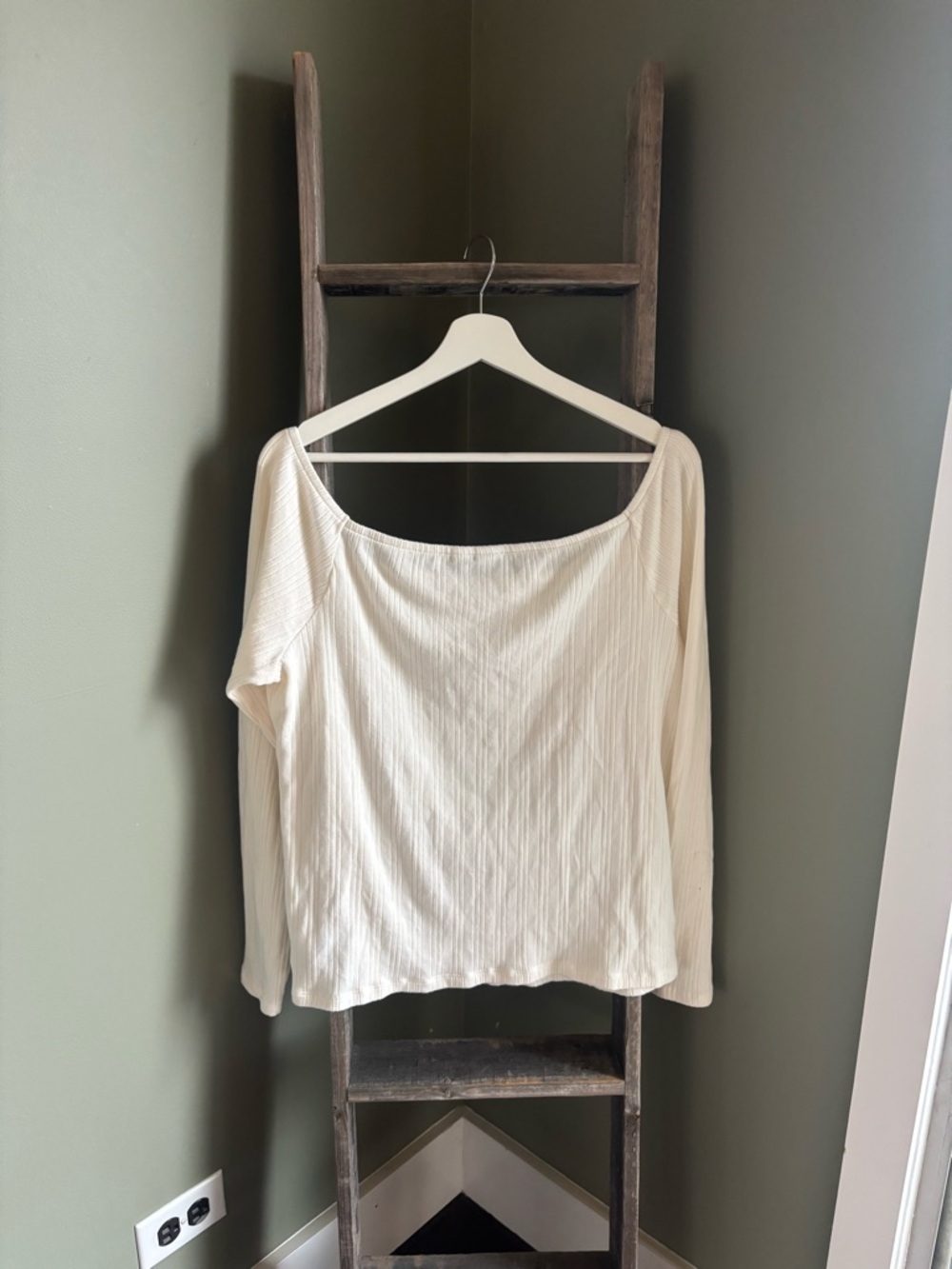 Gap Ribbed Boatneck Top - Picture 8 of 8